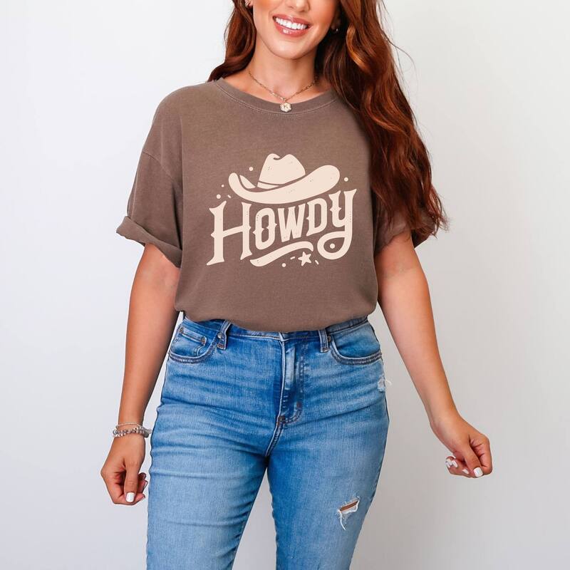 Simply Sage Market レディース トップス プルオーバー グラフィック Simply Sage Market Howdy Western Hat - Women\u0027s Garment Dyed Graphic T-Shirt Espresso