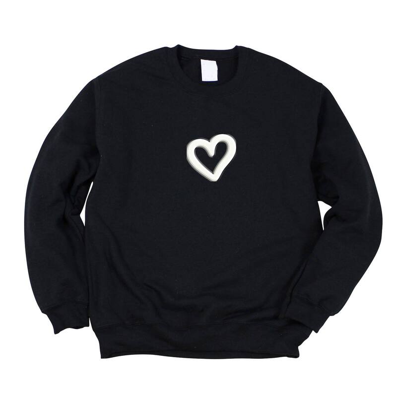 Simply Sage Market レディース トップス ティーシャツ 汗水 グラフィック Simply Sage Market Love Like Jesus Heart Bold Puffront and Back Design - Women\u0027s Graphic Sweatshirt Midnight
