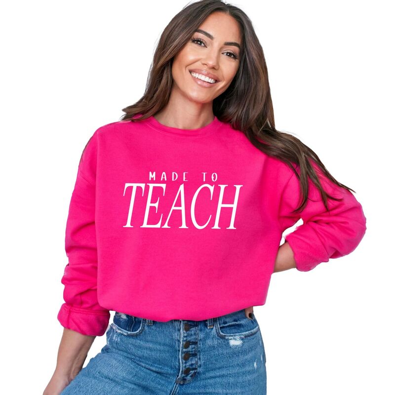 Simply Sage Market レディース トップス プルオーバー 汗水 グラフィック Simply Sage Market Made To Teach Italic - Women\u0027s Graphic Sweatshirt Raspberry