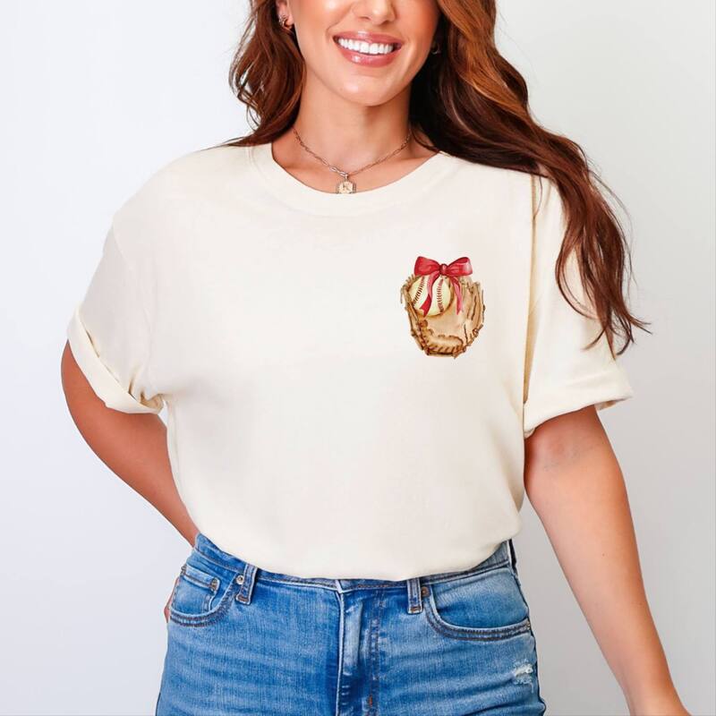 Simply Sage Market レディース トップス ティーシャツ グラフィック Simply Sage Market Watercolor Baseball Collage Coquette Front and Back Design - Women\u0027s Garment Dyed Graphic T-Shirt Ivory 象牙色