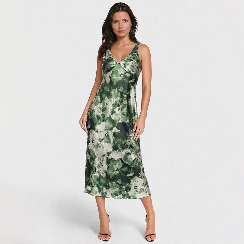 ベベ レディース トップス ワンピース Vネックレープ サテン ノースリーブ マキシ Women's bebe Crepe Satin V-Neck Sleeveless Maxi Dress Olive Multi オリーブ｜ReVida 店