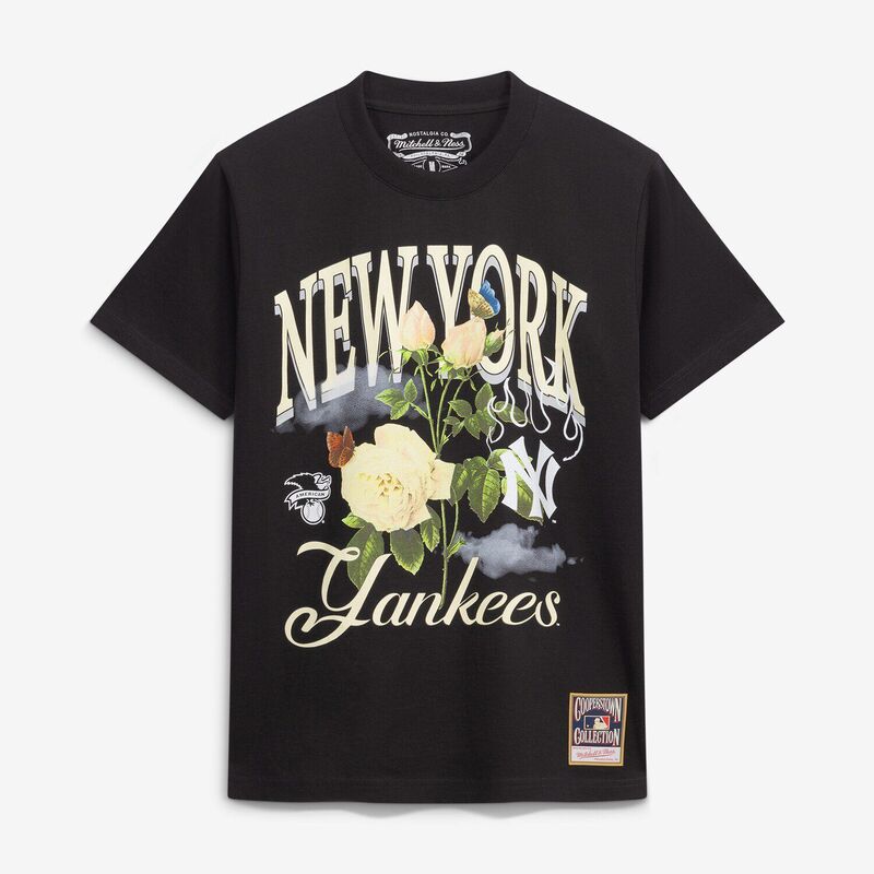 ミッチェル&ネス メンズ トップス Tシャツ フラワー柄 フラワー Men's Mitchell & Ness Black New York Yankees Cooperstown Floral T-Shirt Ynk Black ブラック|ReVida 店