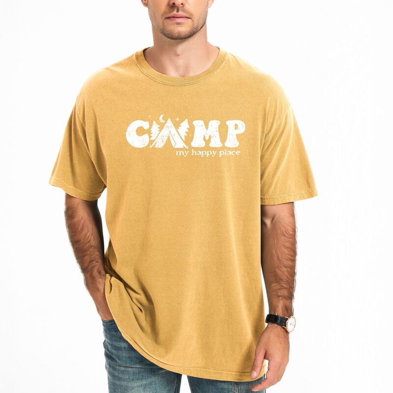 Simply Sage Market メンズ トップス Tシャツ レース グラフィック Simply Sage Market Camp My Happy Place - Men's Garment Dyed Graphic T-Shirt Mustard マスタード｜ReVida 店