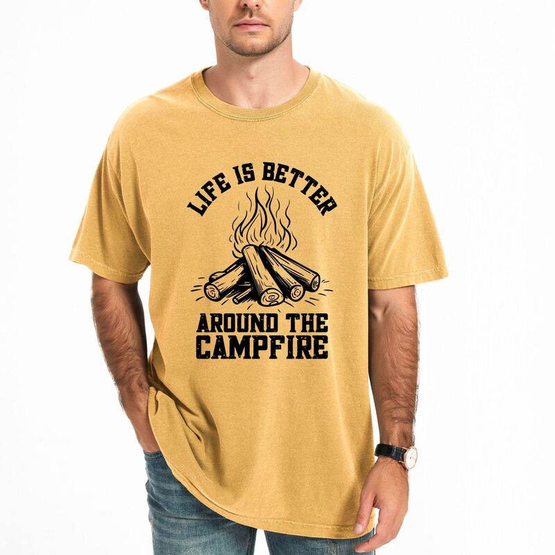 Simply Sage Market メンズ トップス Tシャツ グラフィック Simply Sage Market Life Is Better Around The Campfire Distressed - Men's Garment Dyed Graphic T-Shirt Mustard マスタード｜ReVida 店