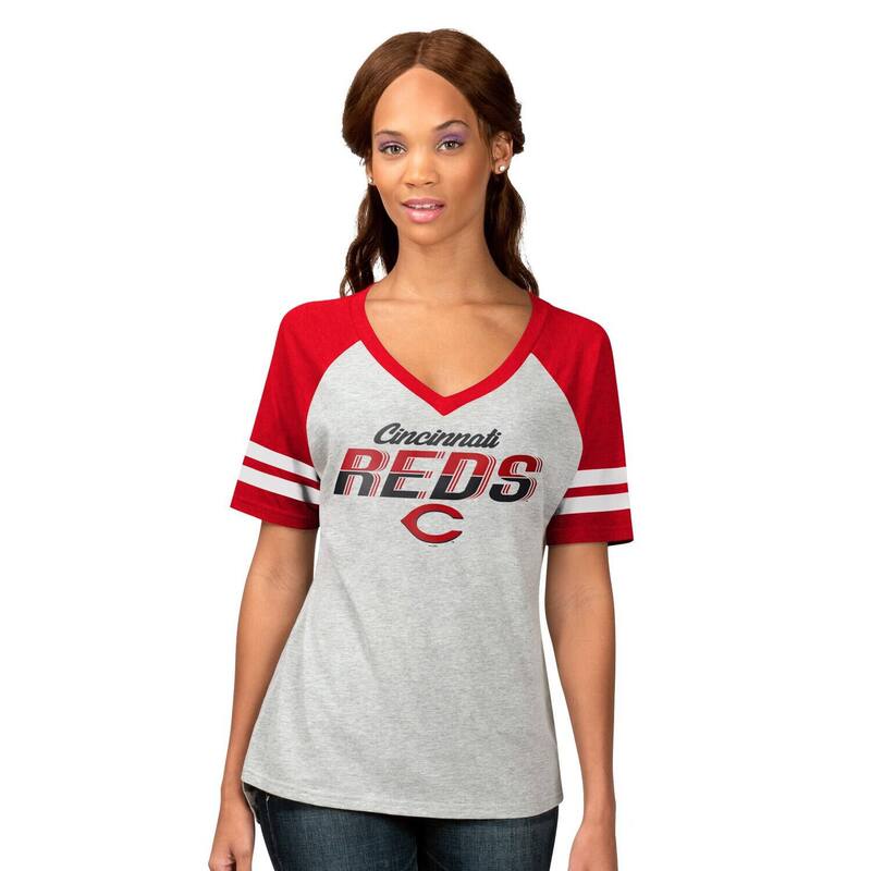 G-III レディース トップス Tシャツ Vネック Women's G-III 4Her by Carl Banks Heather Gray Cincinnati Reds Goaline Raglan V-Neck T-Shirt Red Grey グレー｜ReVida 店