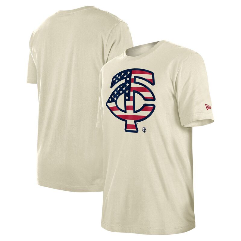 ニューエラ メンズ トップス Tシャツ Men's New Era Creaminnesota Twins 4th of July Flag Fill T-Shirtwn Beige ベージュ