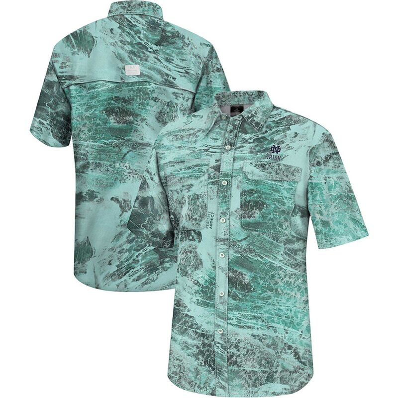 コロシアム メンズ トップス Tシャツ Men Colosseum Greenotre Dame Fighting Irish Realtree Aspect Charter Full-Button Fishing Shirt Ntd Green グリーン