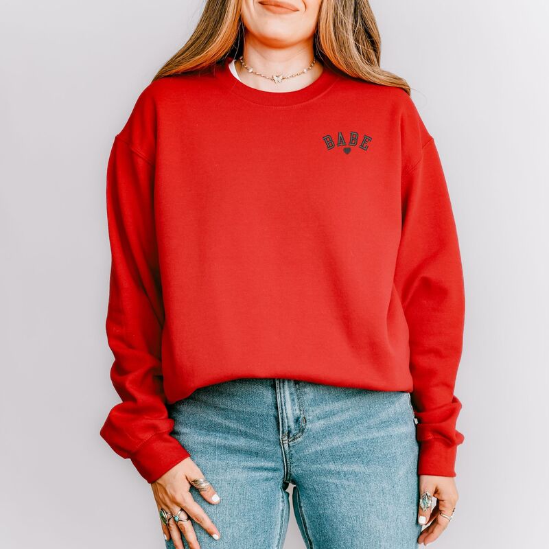 Simply Sage Market レディース トップス Tシャツ スウェット 刺繍 Simply Sage Market Embroidered Babe Heart Sweatshirt Red レッド