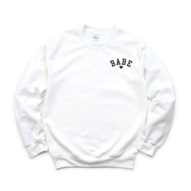 Simply Sage Market レディース トップス Tシャツ スウェット 刺繍 Simply Sage Market Embroidered Babe Heart Sweatshirt White ホワイト