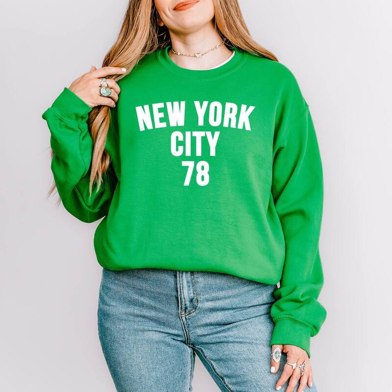 Simply Sage Market レディース トップス Tシャツ プリント スウェット Simply Sage Market New York City Arched 78 Puff Print Sweatshirt Grass セージ
