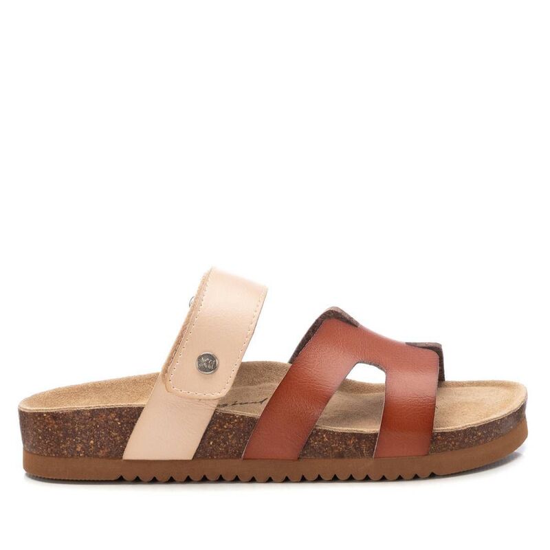 キシタイ レディース シューズ サンダル Women's Comfort Slip On Sandals By XTI 144124 Camel キャメル