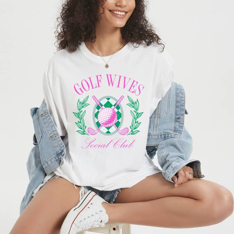 Simply Sage Market レディース トップス ティーシャツ Simply Sage Market Golf Wivesocial Club Garment Dyed Tee White 白いこと Tシャツ・カットソー-レディースファッション