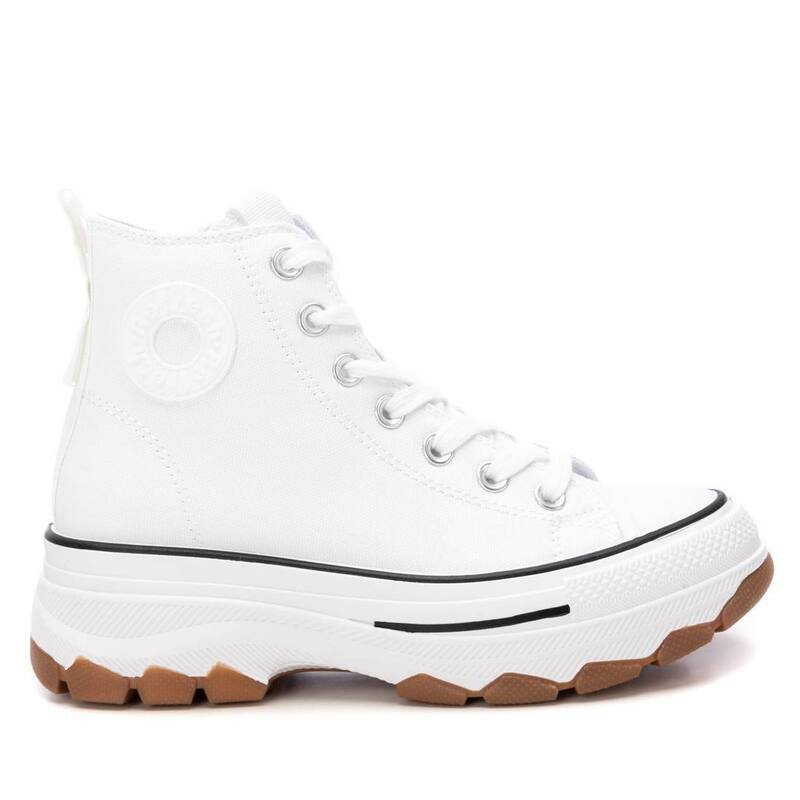 リフレッシュ レディース シューズ スニーカー Refresh Women's Casual Canvas High Top Sneakers By XTI White ホワイト
