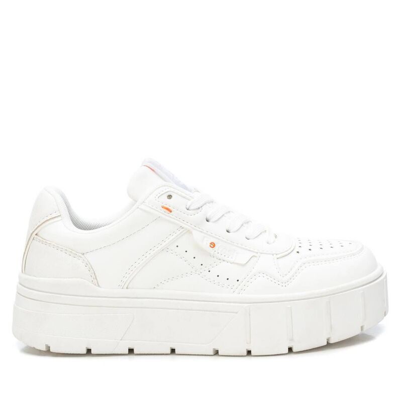 リフレッシュ レディース シューズ スニーカー プラットフォーム Refresh Women's Casual Platform Sneakers By XTI White ホワイト