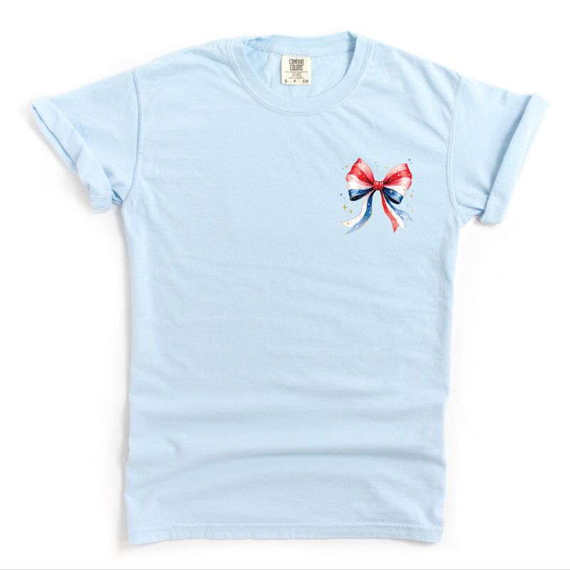 Simply Sage Market レディース トップス ティーシャツ Simply Sage Market Patriotic Bow Star Coquette Garment Dyed Tee Chambray サルヴィア Tシャツ・カットソー-トップス-レディースファッション