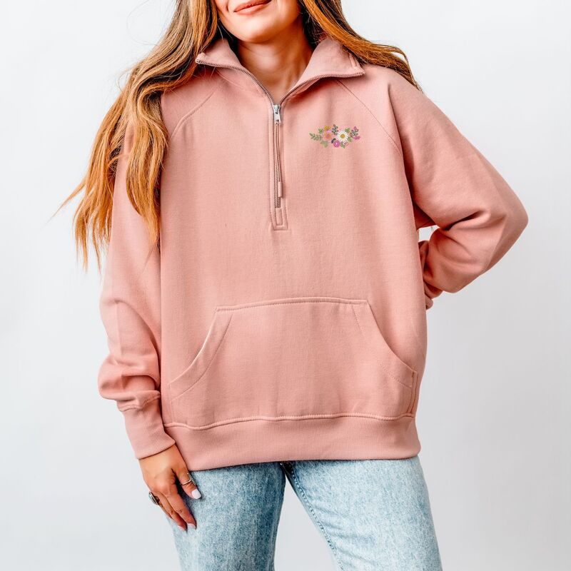 Simply Sage Market レディース トップス Tシャツ ハーフジップ 刺繍 フリース Simply Sage Market Embroidered Flower Cluster Quarter Zip Fleece Blush ブラッシュ