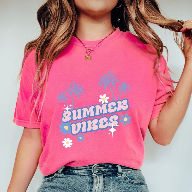 Simply Sage Market レディース トップス ティーシャツ お花柄 お花 Simply Sage Market Summer Vibes Palm Trees Floral Garment Dyed Tee Crunchberry サルヴィア レディースファッション-トップス-Tシャツ・カットソー