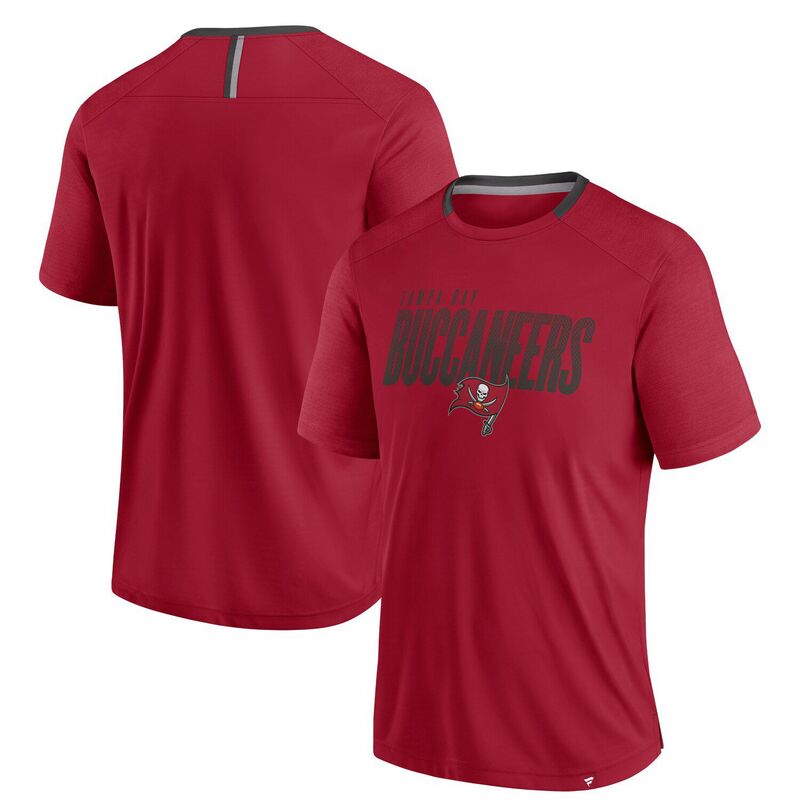 ファナティクス メンズ トップス Tシャツ Men's Fanatics Red Tampa Bay Buccaneers Defender Fade Slant-Shirt Buc Red レッド