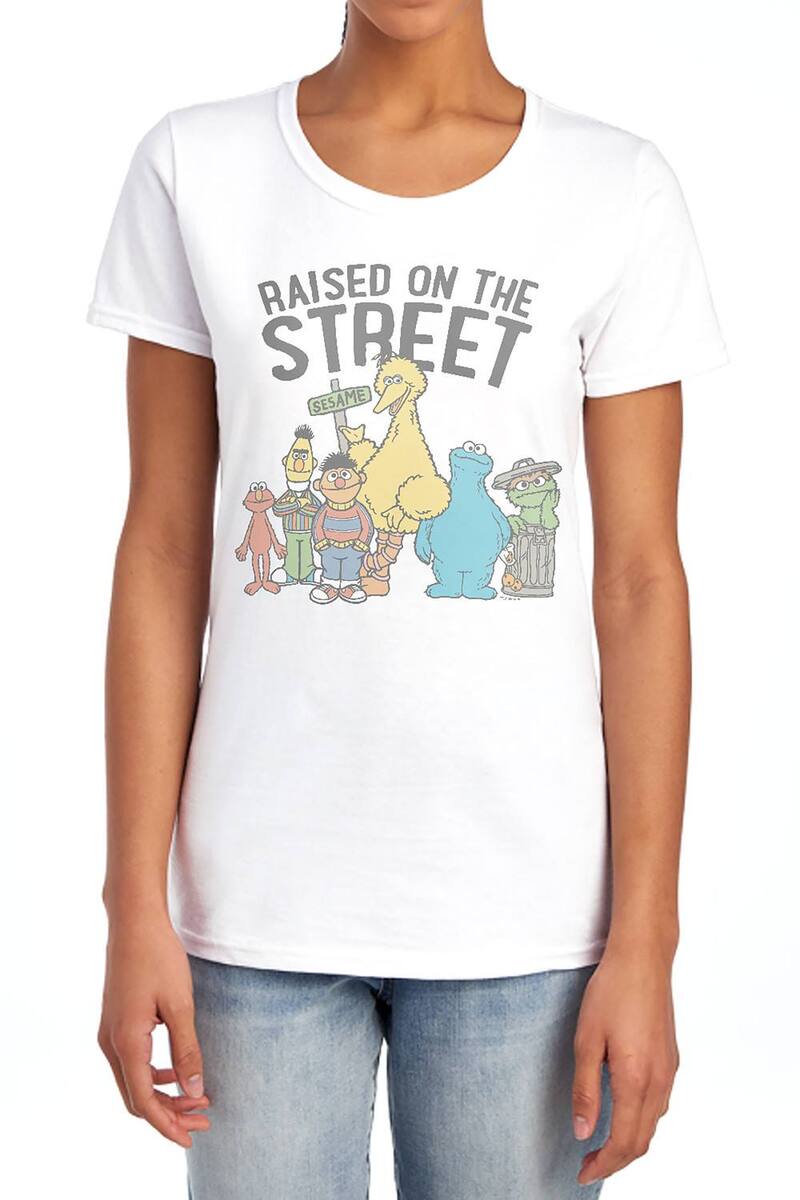 アニメキャラクター レディース トップス Tシャツ グラフィック Licensed Character Juniors' Sesame Street Graphic Tee White ホワイト
