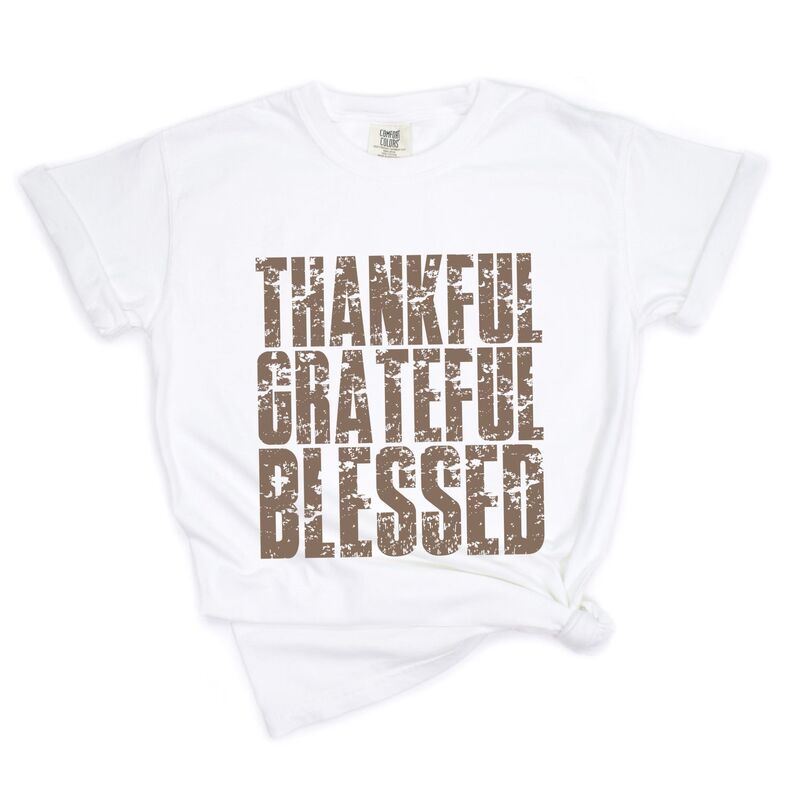 Simply Sage Market レディース トップス ティーシャツ グラフィック Simply Sage Markethankful Grateful Blessed Block Distressed - Women\u0027s Garment Dyed Graphic T-Shirt White 白いこと Tシャツ・カットソー-レディースファッション-トップス