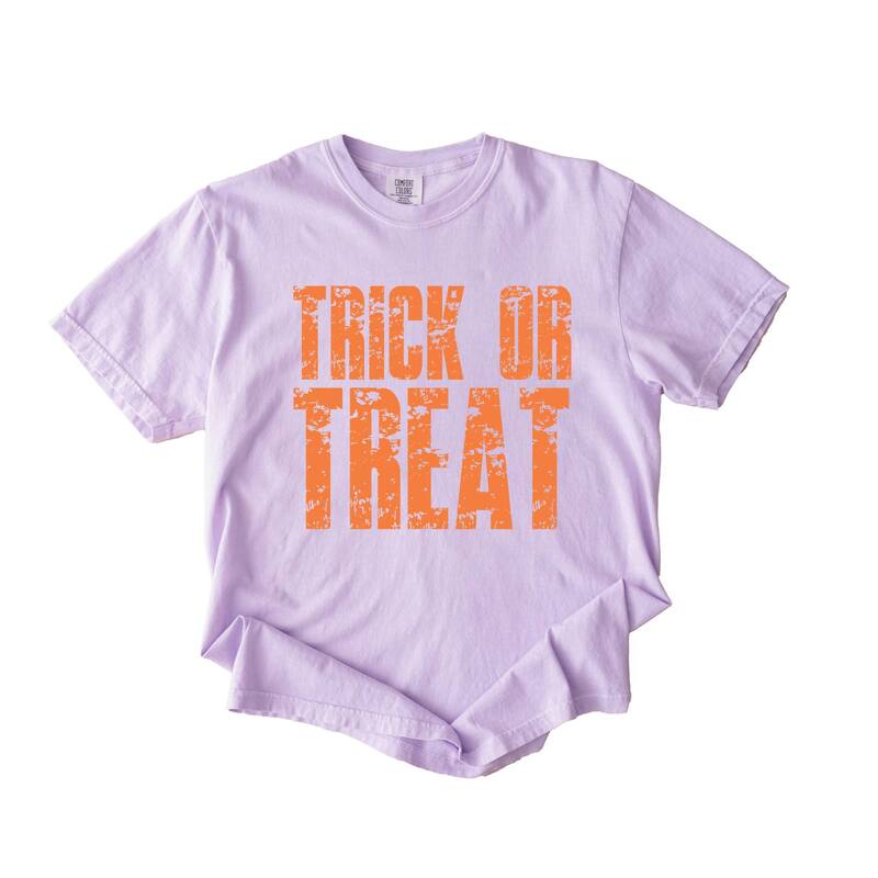 Simply Sage Market レディース トップス ティーシャツ グラフィック Simply Sage Marketrick or Treat Block Distressed - Women\u0027s Garment Dyed Graphic T-Shirt Orchid レディースファッション-トップス-Tシャツ・カットソー