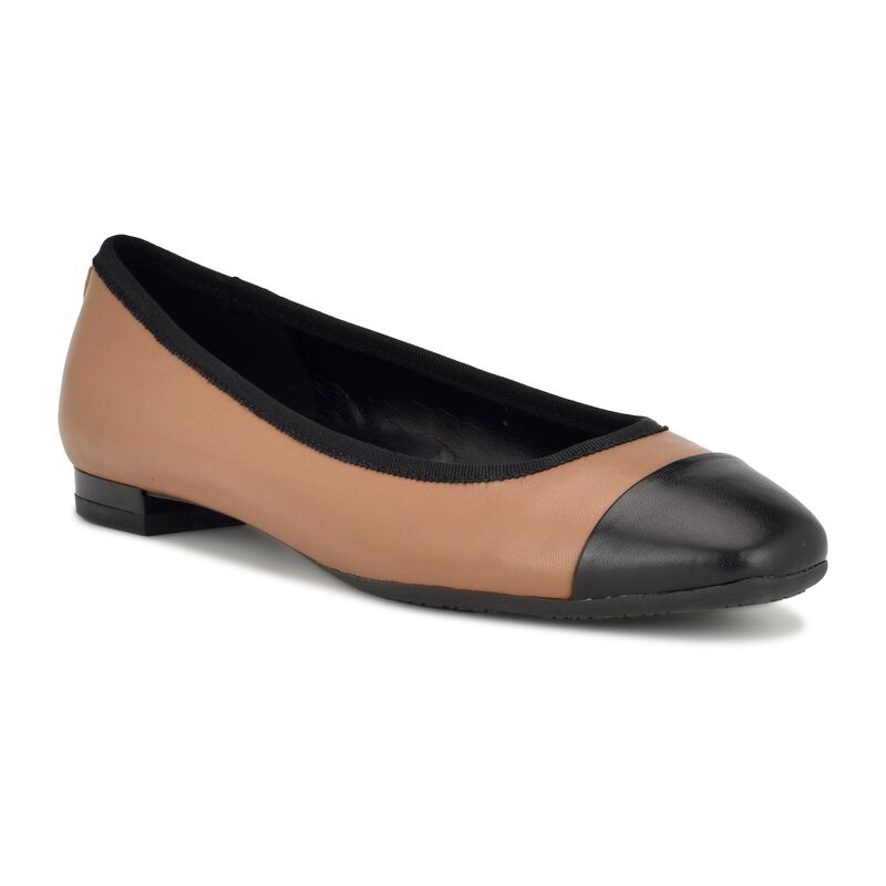 ナインウェスト レディース シューズ サンダル Nine West Ollin Women's 9X9 Slip-On Flats Light Brown Leather Mu ブラウン