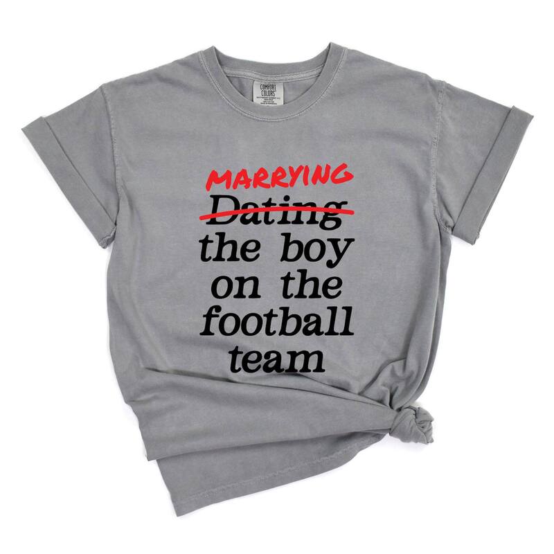 Simply Sage Market レディース トップス ティーシャツ Simply Sage Market Marrying The Boy On The Football Team - Womens Garment Dyed Tee Grey 薄墨色 トップス-Tシャツ・カットソー