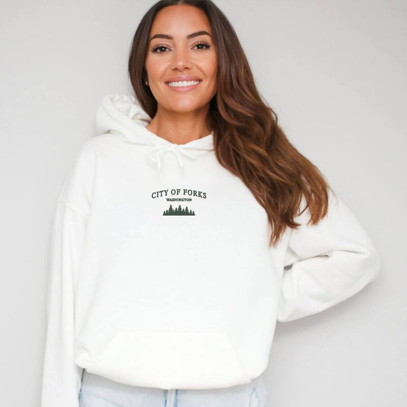 Simply Sage Market レディース トップス Tシャツ 刺繍 パーカー グラフィック Simply Sage Market Embroidered City oforks - Women's Graphic Hoodie White ホワイト