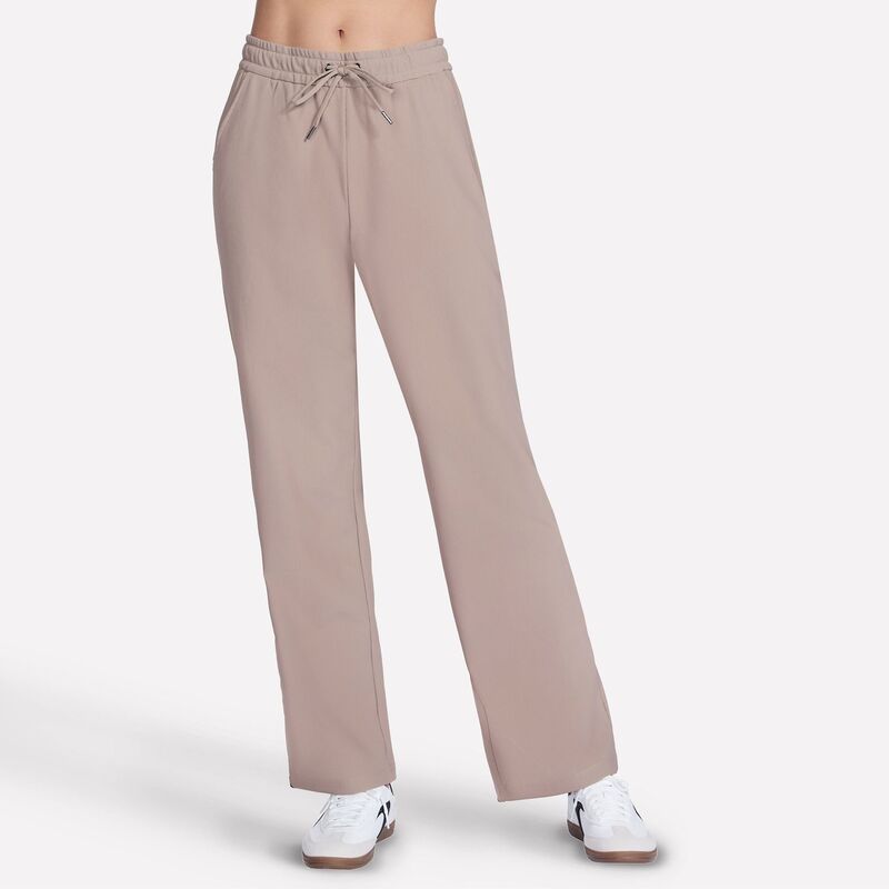スケッチャーズ レディース ボトムス カジュアルパンツ フリース Women'skechers GO LUXE Rib Fleece-Lined Pants Desert｜ReVida 店