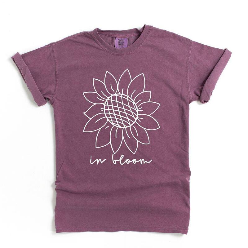 Simply Sage Market レディース トップス ティーシャツ Simply Sage Market In Bloom Sunflower Garment Dyed Tees Berry トップス-レディースファッション