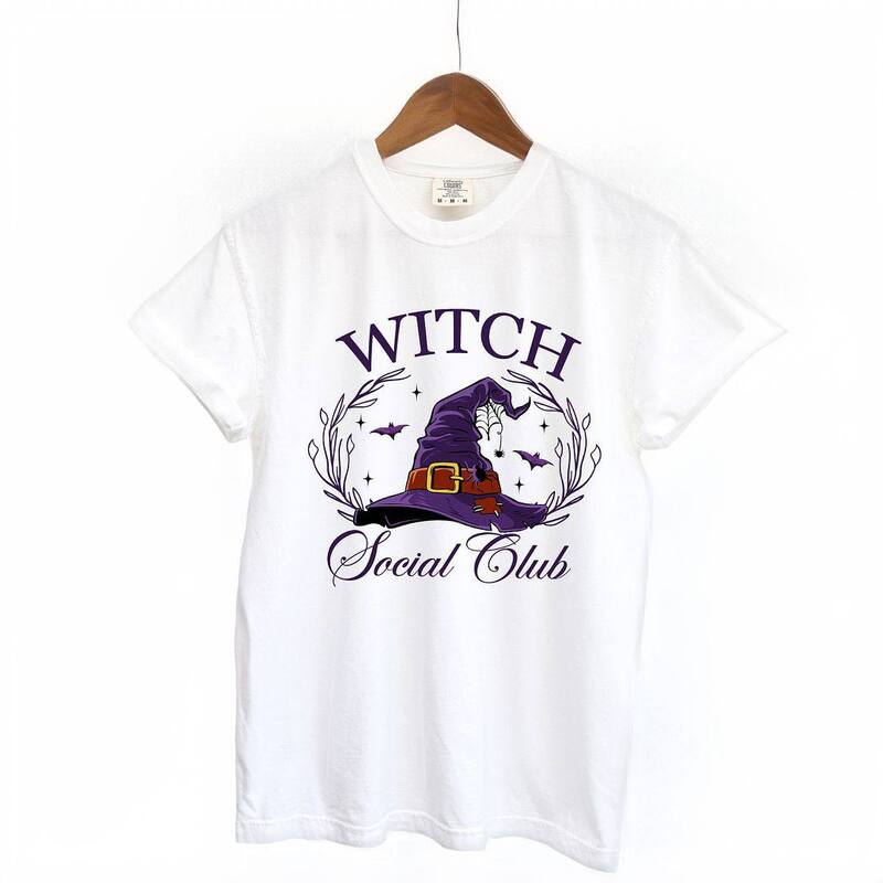 Simply Sage Market レディース トップス ティーシャツ Simply Sage Market Witch Social Club Purple Hat Garment Dyed Tee White 白いこと Tシャツ・カットソー-レディースファッション-トップス