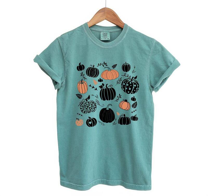 Simply Sage Market レディース トップス ティーシャツ Simply Sage Market Halloween Pumpkins Garment Dyed Tee Light Green 緑であること トップス-Tシャツ・カットソー