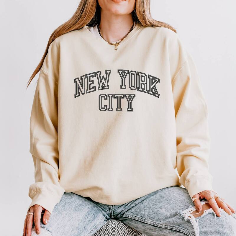 Simply Sage Market レディース トップス プルオーバー 汗水 刺しゅう Simply Sage Market Embroidered New York Varsity Lightweight Garment Dyed Sweatshirt Ivory 象牙色
