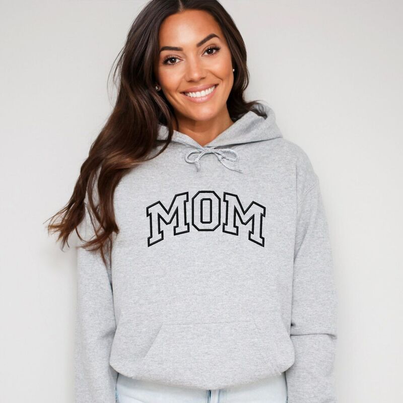Simply Sage Market レディース トップス プルオーバー 刺しゅう パーカー グラフィック Simply Sage Market Embroidered Mom Varsity Outline - Women\u0027s Graphic Hoodie Graphite 石墨