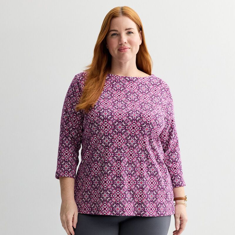 クロフト＆バロー レディース トップス Tシャツ プラスサイズ Plusize Croft & Barrow Boatneck Top Berry Fancy Geo