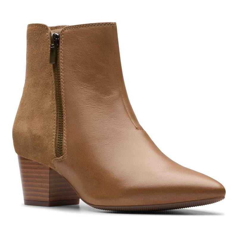 クラークス レディース シューズ ブーツ・レインブーツ アンクル レザー Clarks Ellanie Vibe Women's Leather Ankle Boots Taupe トープ