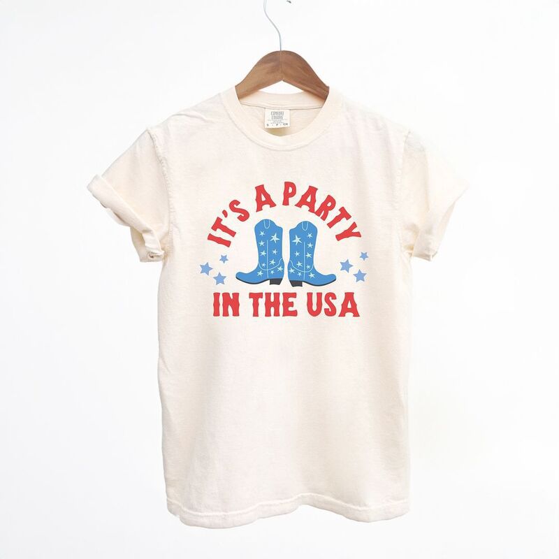 Simply Sage Market レディース トップス ティーシャツ ブーツ Simply Sage Market It\u0027s A Party Boots Garment Dyed Tees Ivory 象牙色 Tシャツ・カットソー-トップス