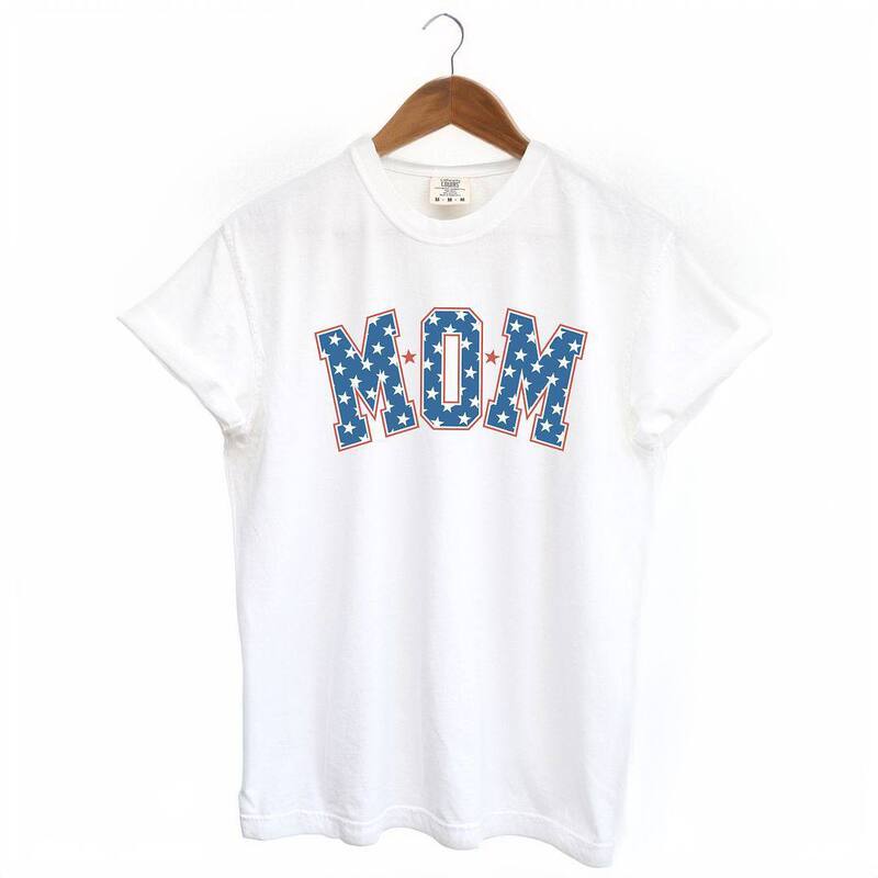 Simply Sage Market レディース トップス ティーシャツ Simply Sage Market Patriotic Mom Varsity Garment Dyed Tee White 白いこと レディースファッション-Tシャツ・カットソー