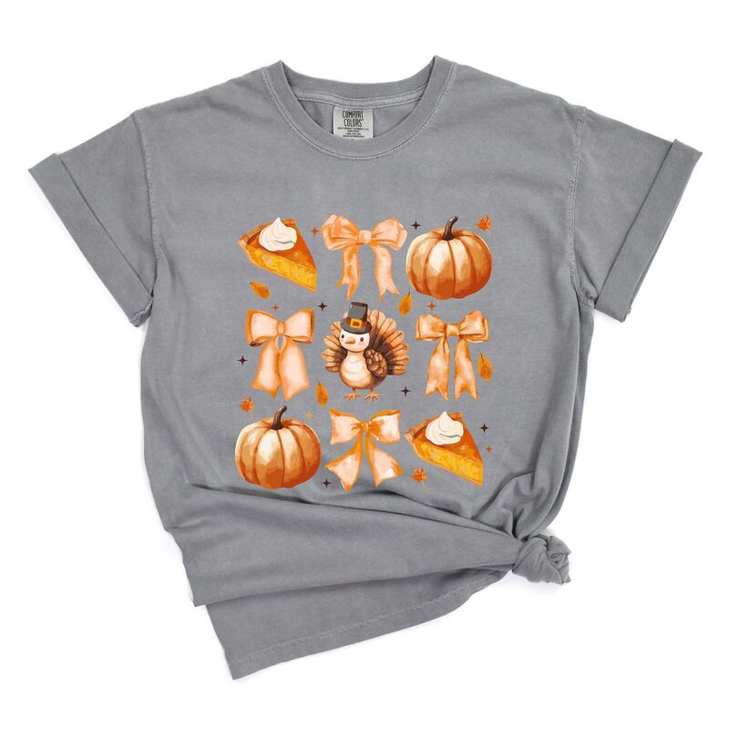 Simply Sage Market レディース トップス ティーシャツ グラフィック Simply Sage Market Coquette Turkey Pie - Women\u0027s Garment Dyed Graphic T-Shirt Grey 薄墨色 Tシャツ・カットソー-レディースファッション