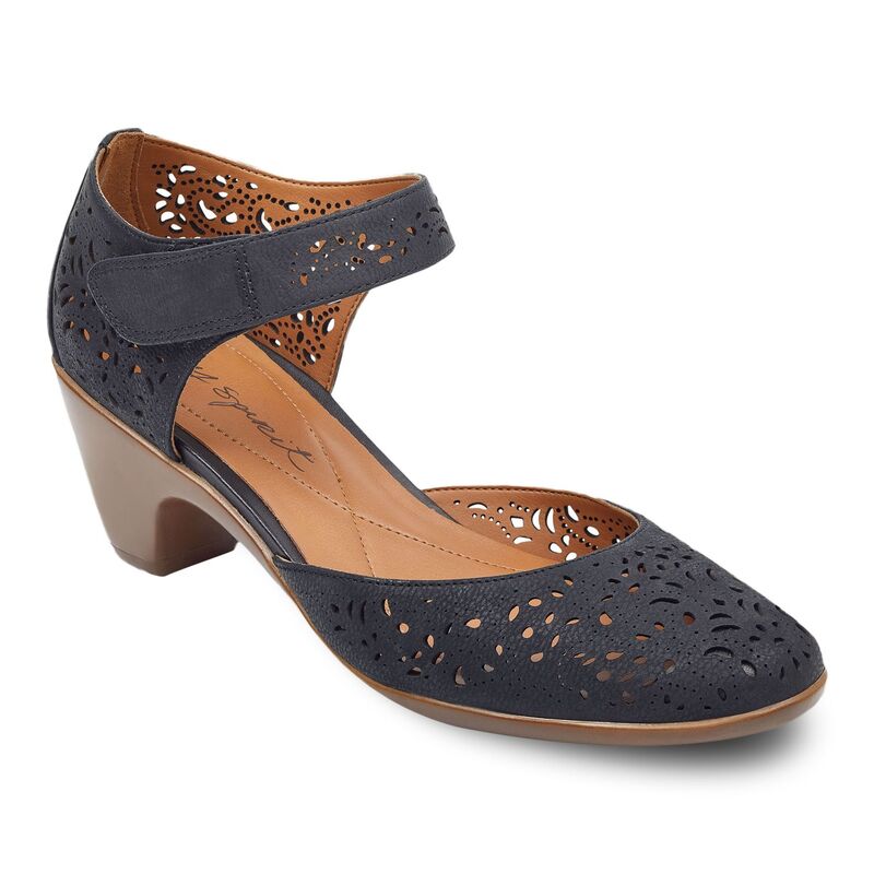 イージースピリット レディース シューズ パンプス レザー Easy Spirit Cindie Women's Perforated Leather Pumps Black ブラック|ReVida 店