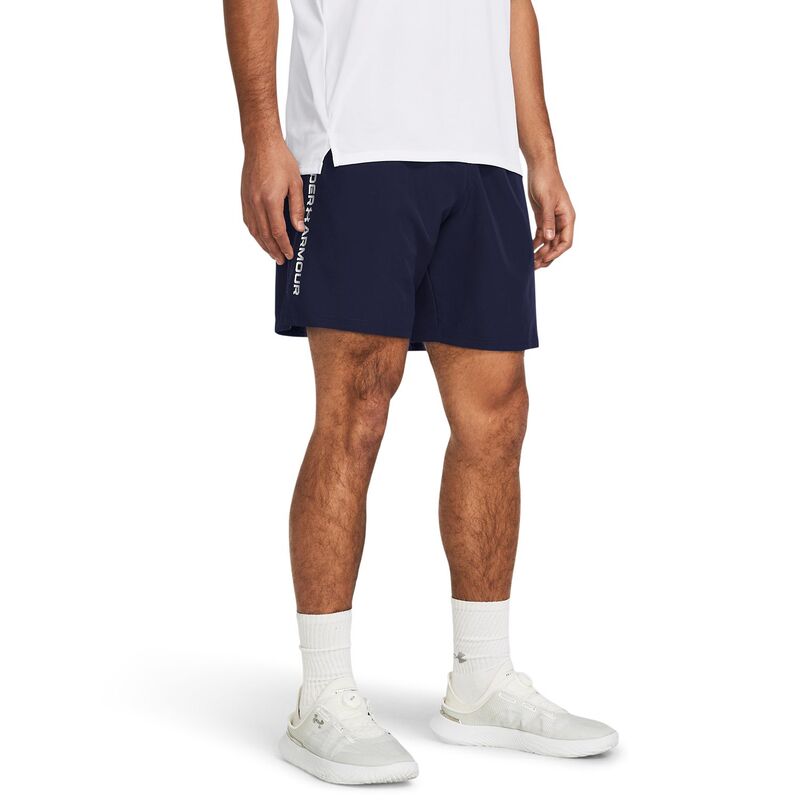 アンダーアーマー メンズ ボトムス 二分の一ズボン下・さる股引き 遊撃手ズボン下 Men\u0027s Under Armour 8.25-インチ. Woven Wordmark Shorts Midnight Navy 米国海軍 ズボン・パンツ-メンズファッション
