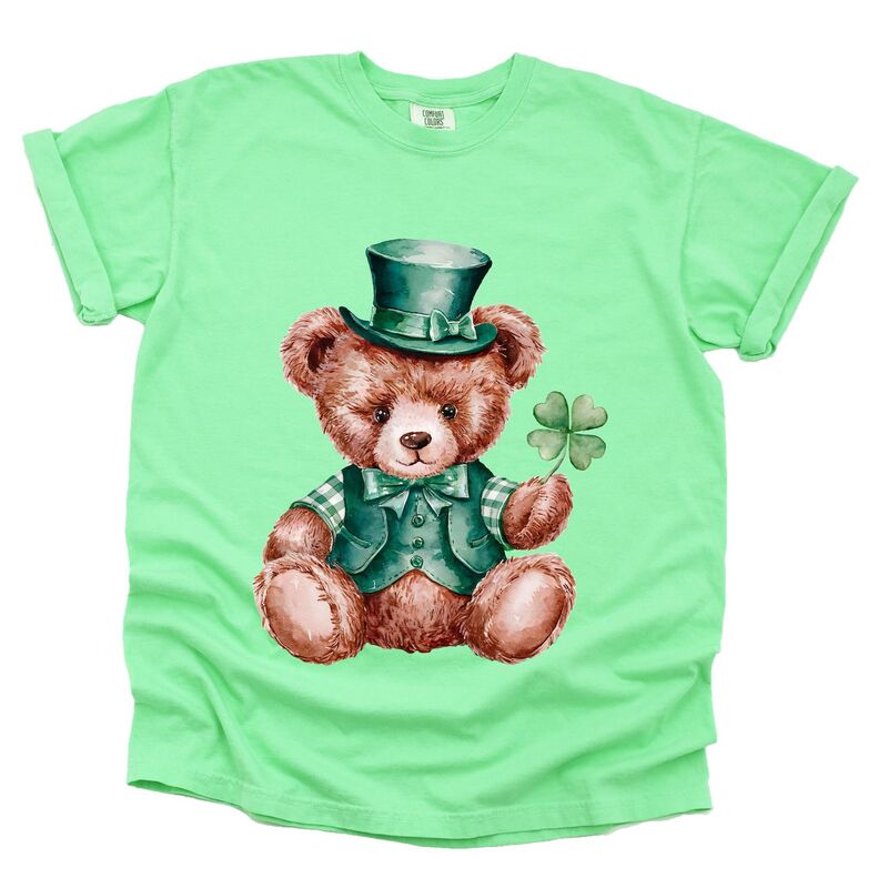 Simply Sage Market レディース トップス ティーシャツ グラフィック Simply Sage Market St. Patrick\u0027s Bear Clover - Women\u0027s Garment Dyed Graphic T-Shirt Reef Tシャツ・カットソー-レディースファッション