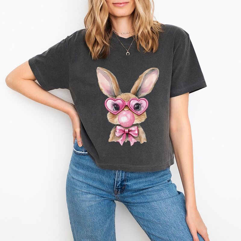Simply Sage Market レディース トップス Tシャツ グラフィック Simply Sage Market Bunny Sunglasses Bubblegum - Women's Boxy Crop Top Graphic T-Shirt Pepper