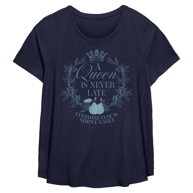 アニメキャラクター レディース トップス Tシャツ プラスサイズ LICENSED CHARACTER Disney's Plusize Missy A Queen Is Never Late Short Sleeve Scoop Hem Flow Tee Navy ネイビー