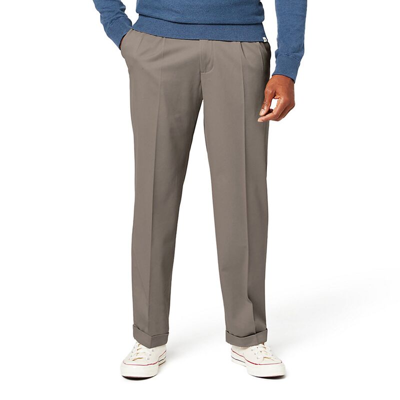 ドッカーズ メンズ ボトムス カジュアルパンツ リラックスフィット プリーツ Men's Dockers Relaxed Fit Comfort Stretch Pleated Cuffed Khaki Pants Dark Pebble カーキ