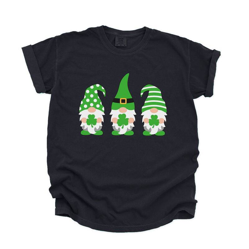 Simply Sage Market レディース トップス ティーシャツ Simply Sage Market Lucky Gnomes Garment Dyed Tees Black 黒いこと Tシャツ・カットソー-トップス-レディースファッション