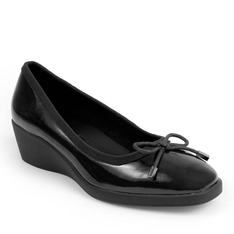 エアロソールズ レディース シューズ サンダル Aerosoles Tema Women's Wedge Slip-On Casual Shoes Black Crinkle Patent ブラック 15,735円
