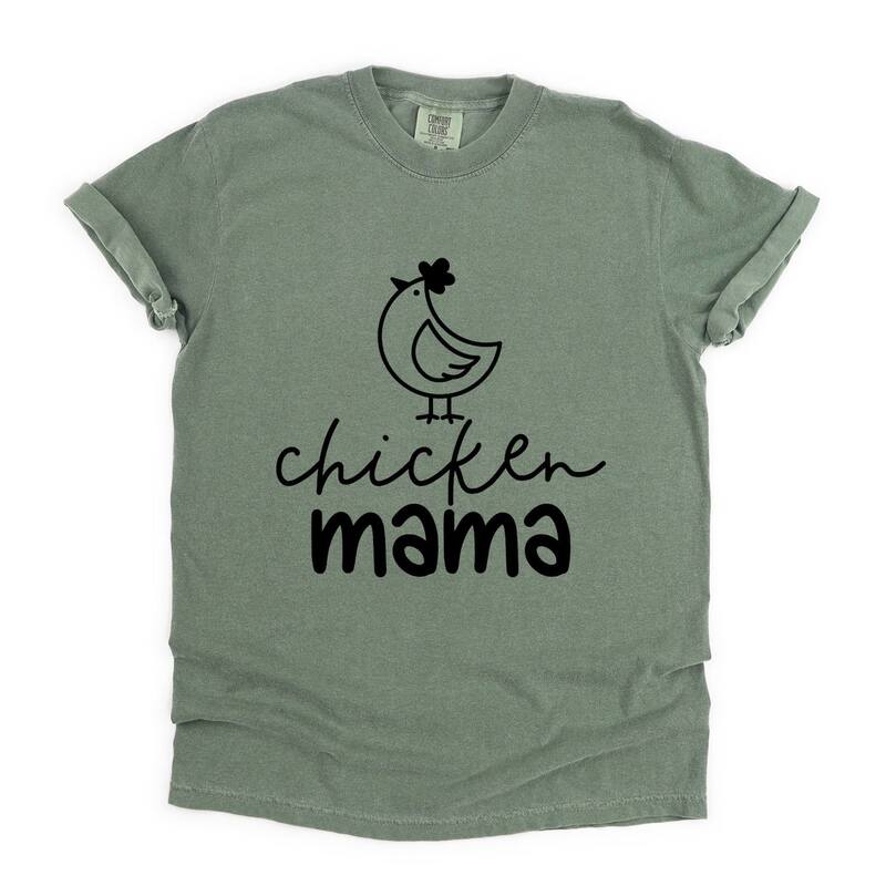 Simply Sage Market レディース トップス ティーシャツ グラフィック Simply Sage Market Chicken Mama - Women\u0027s Garment Dyed Graphic T-Shirt Moss レディースファッション-Tシャツ・カットソー-トップス