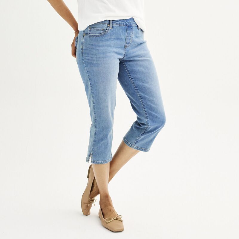 クロフト＆バロー レディース ボトムス カジュアルパンツ デニム キャップ Women Croft \u0026 Barrow Modern Pull-On Denim Capris Light Medium Wash デニム