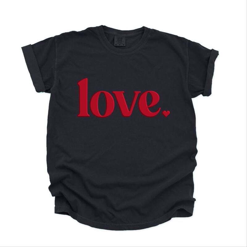 Simply Sage Market レディース トップス ティーシャツ グラフィック Simply Sage Market Love Bold Heart Puff - Women\u0027s Garment Dyed Graphic T-Shirt Black 黒いこと トップス-レディースファッション-Tシャツ・カットソー